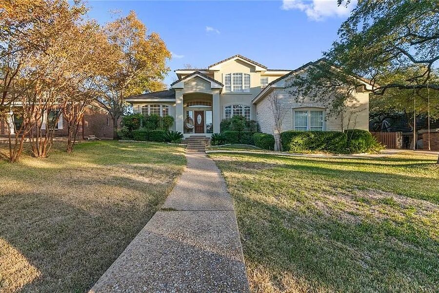 127 Crest View Dr on Lake Travis