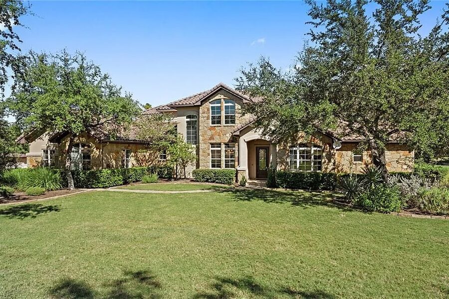 2401 Sailpoint Dr on Lake Travis