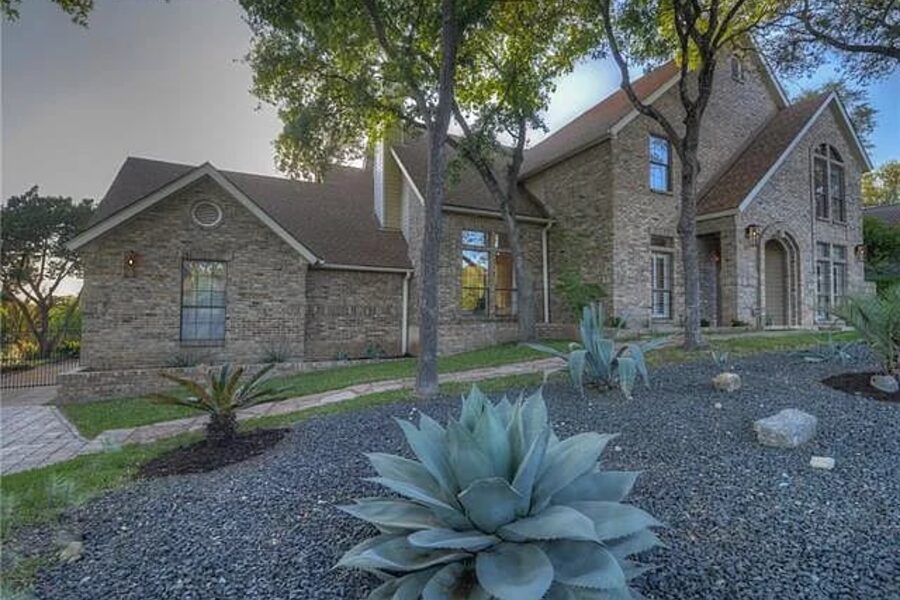 5906 Mesa Dr on Lake Travis