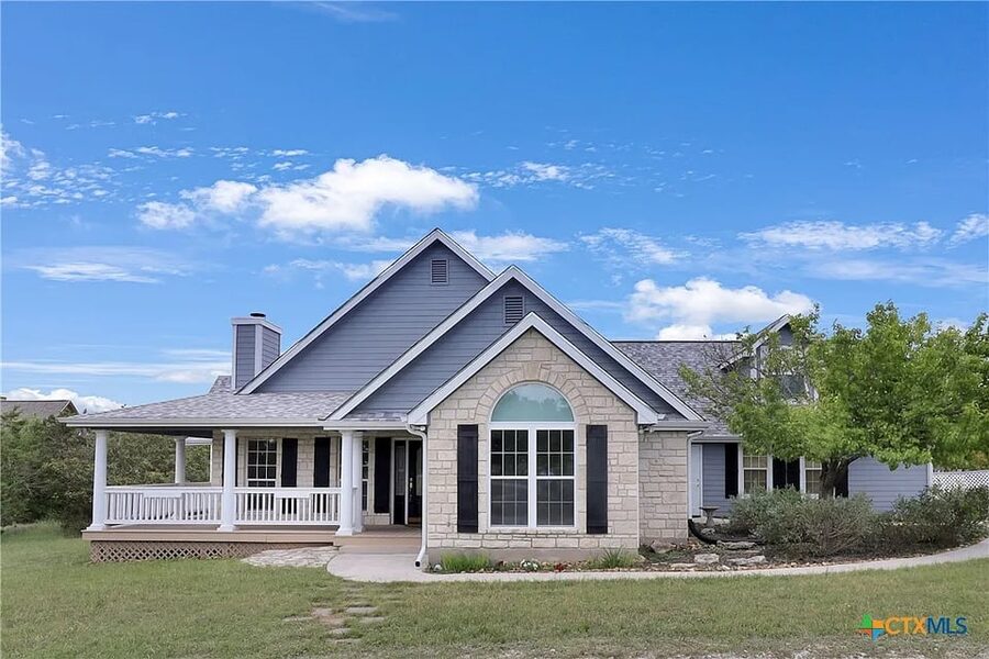 834 Saddleridge Dr on Lake Travis